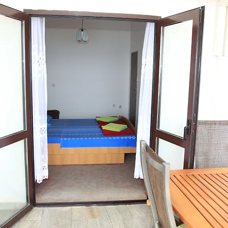 Mak Apartment *