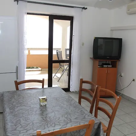 Apartment Mak