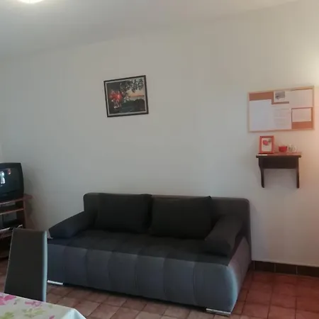 Apartment Mak
